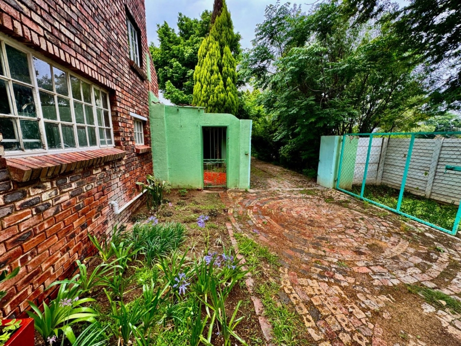 6 Bedroom Property for Sale in Dassie Rand North West